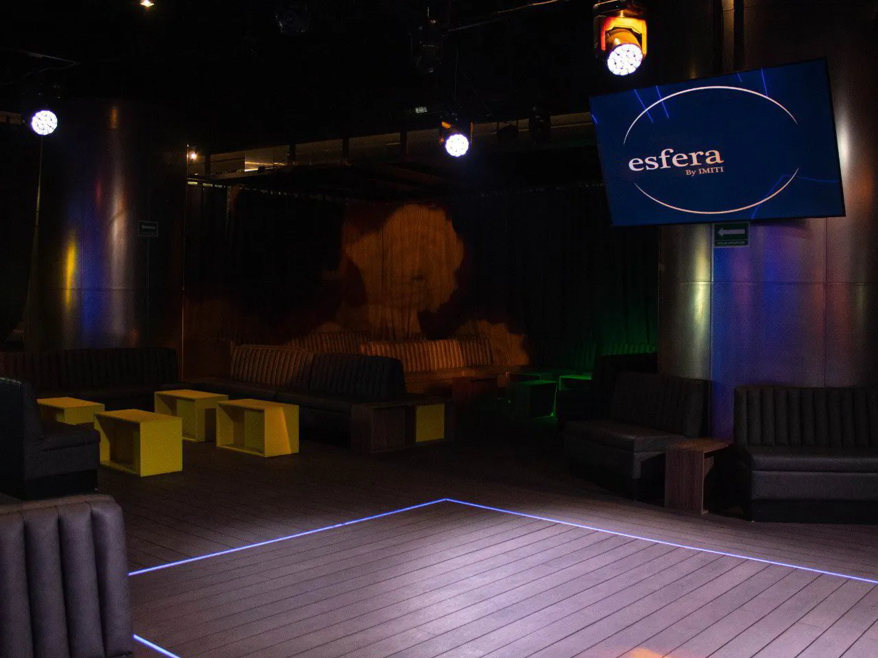 Zona lounge con sillones
